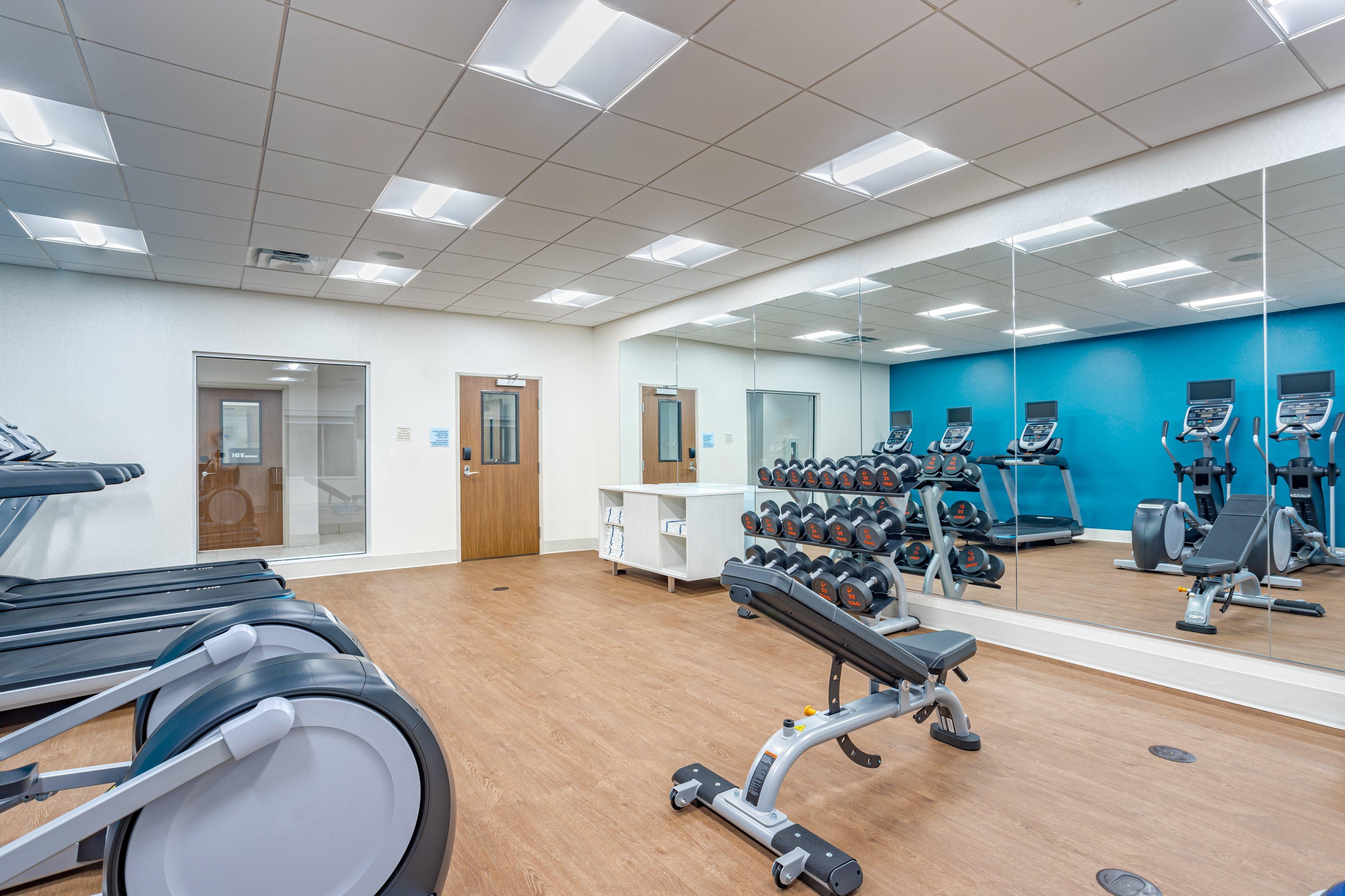 Holiday Inn Express & Suites - Elkhart North By Ihg Bagian luar foto