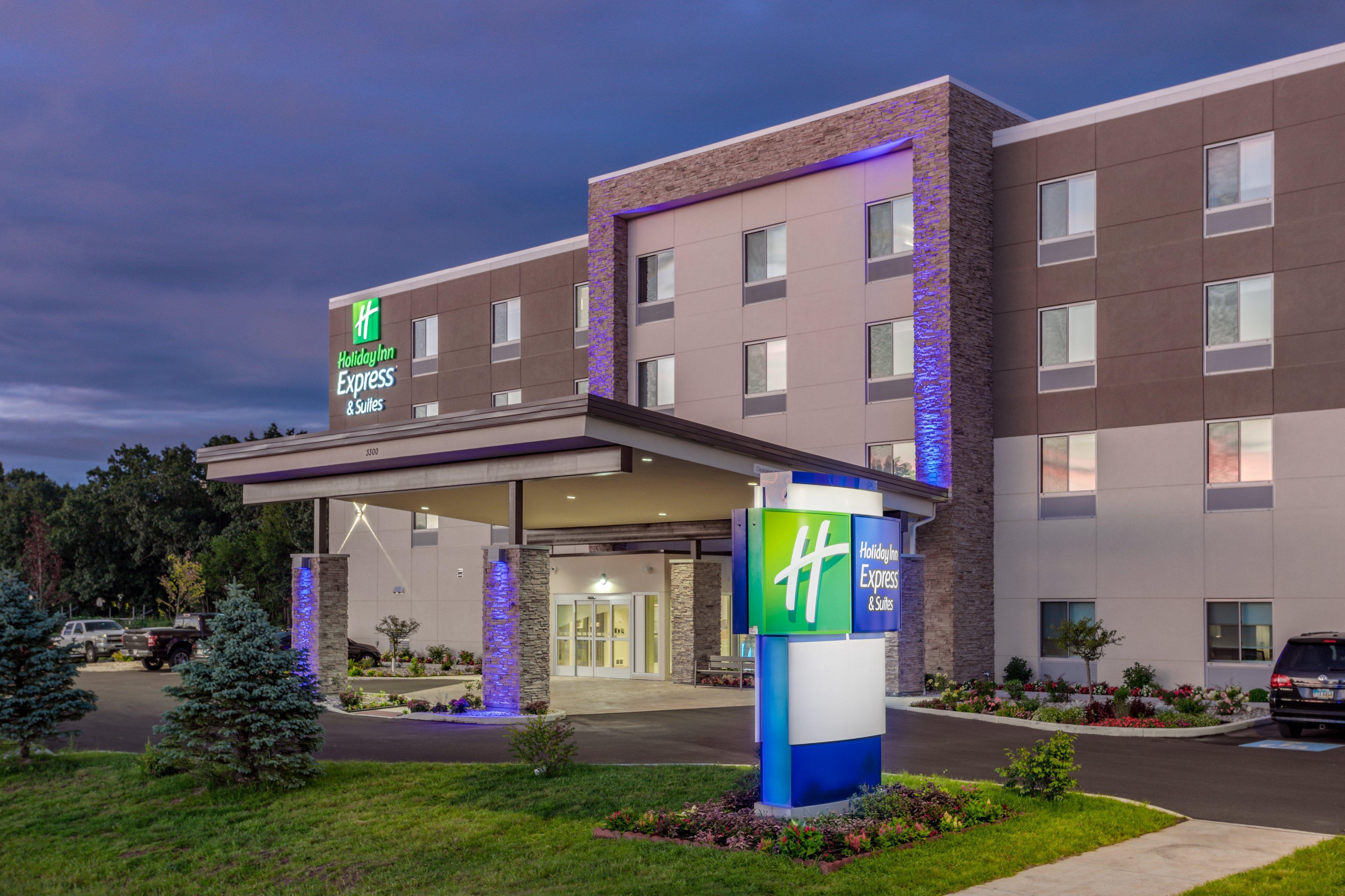 Holiday Inn Express & Suites - Elkhart North By Ihg Bagian luar foto