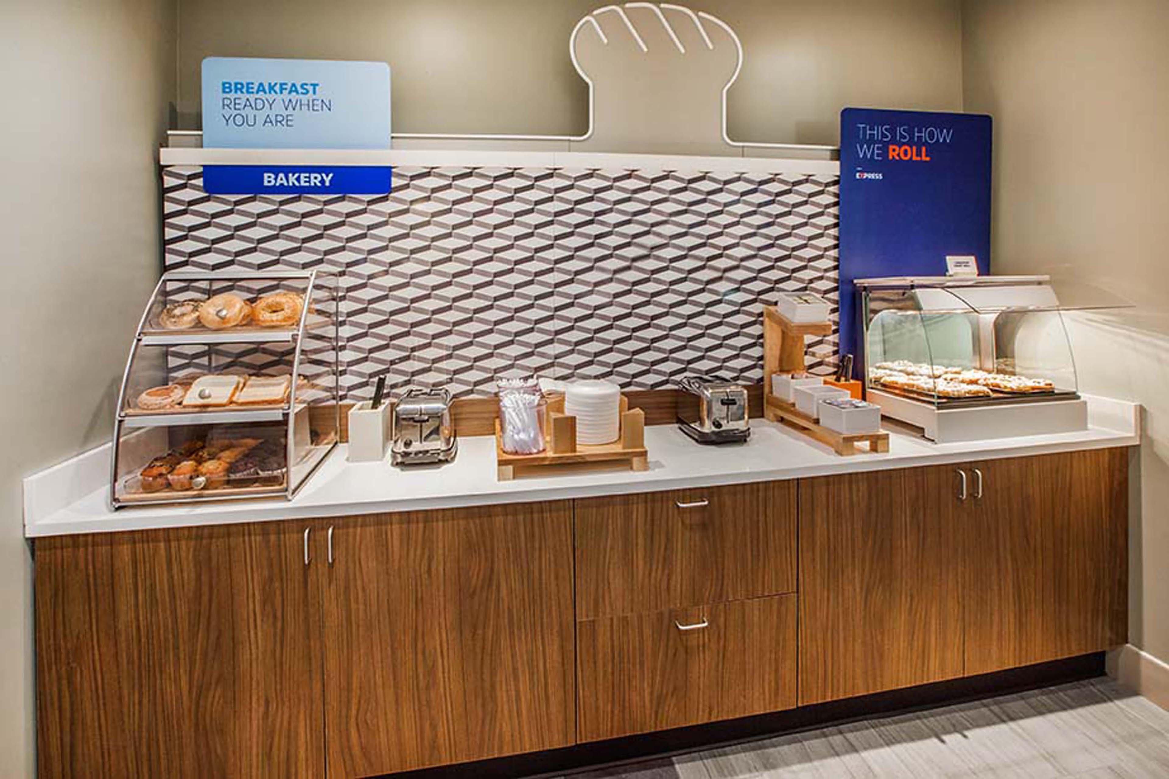 Holiday Inn Express & Suites - Elkhart North By Ihg Bagian luar foto