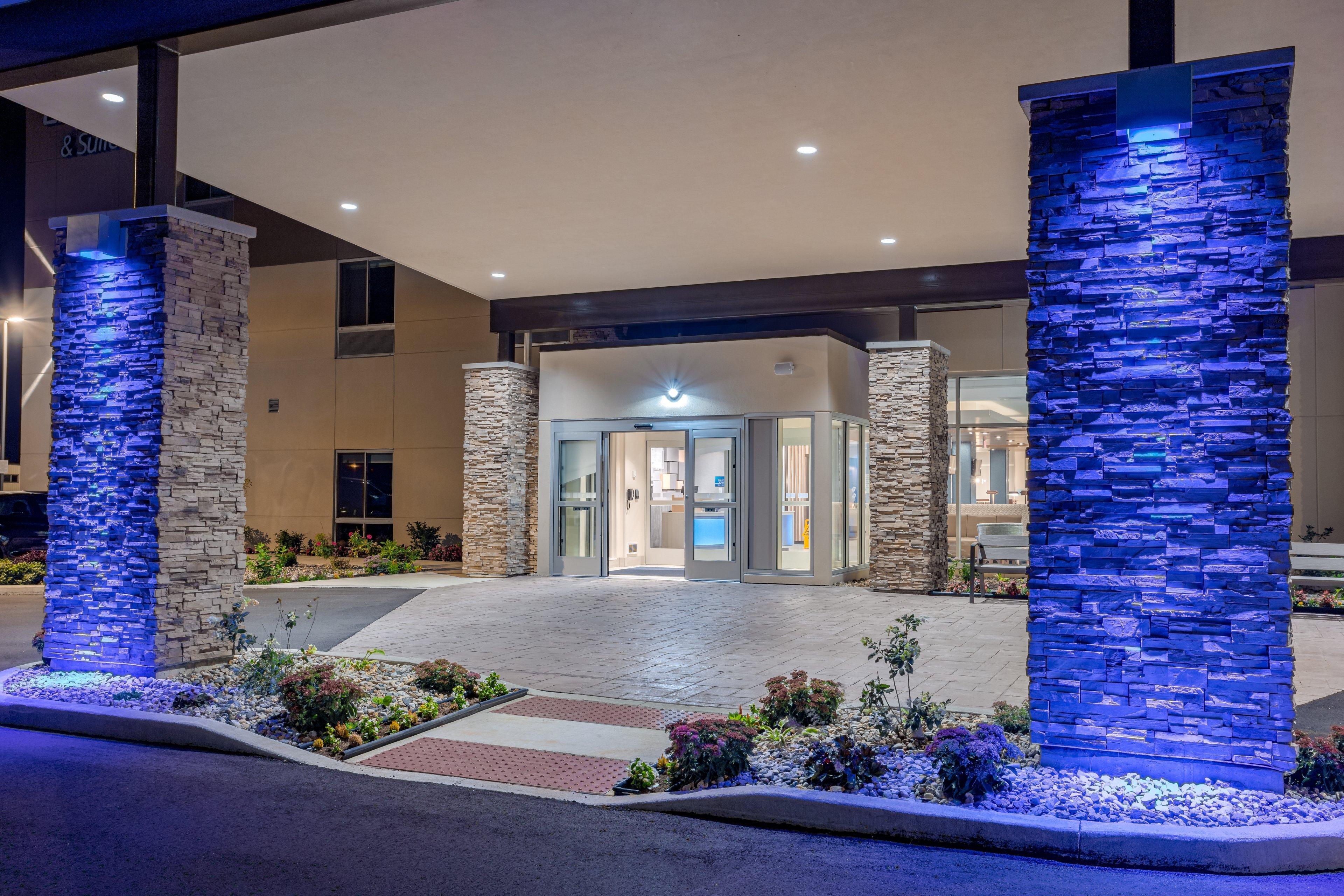 Holiday Inn Express & Suites - Elkhart North By Ihg Bagian luar foto