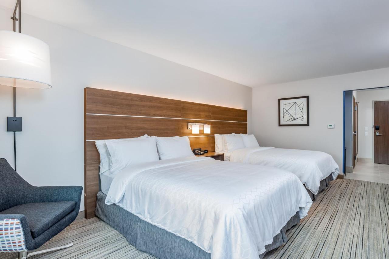 Holiday Inn Express & Suites - Elkhart North By Ihg Bagian luar foto