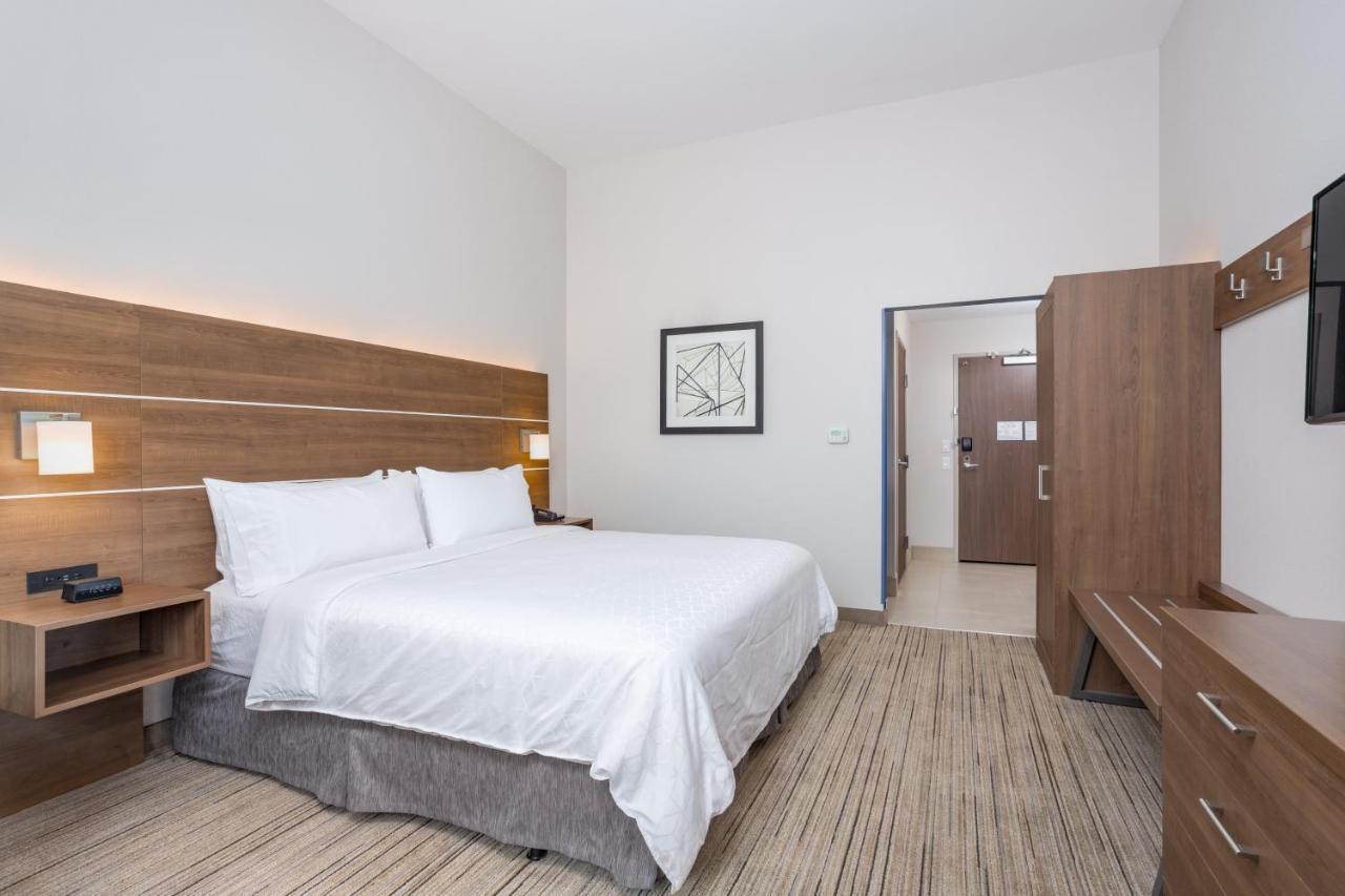 Holiday Inn Express & Suites - Elkhart North By Ihg Ruang foto