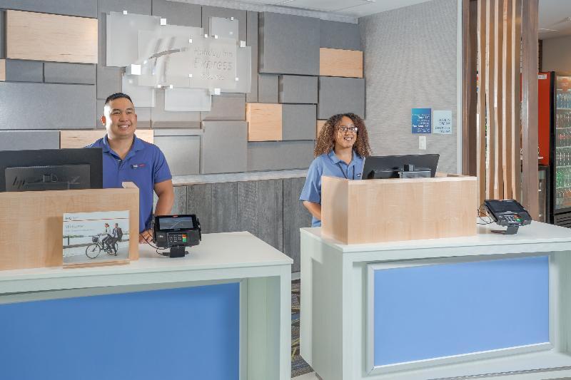 Holiday Inn Express & Suites - Elkhart North By Ihg Bagian luar foto